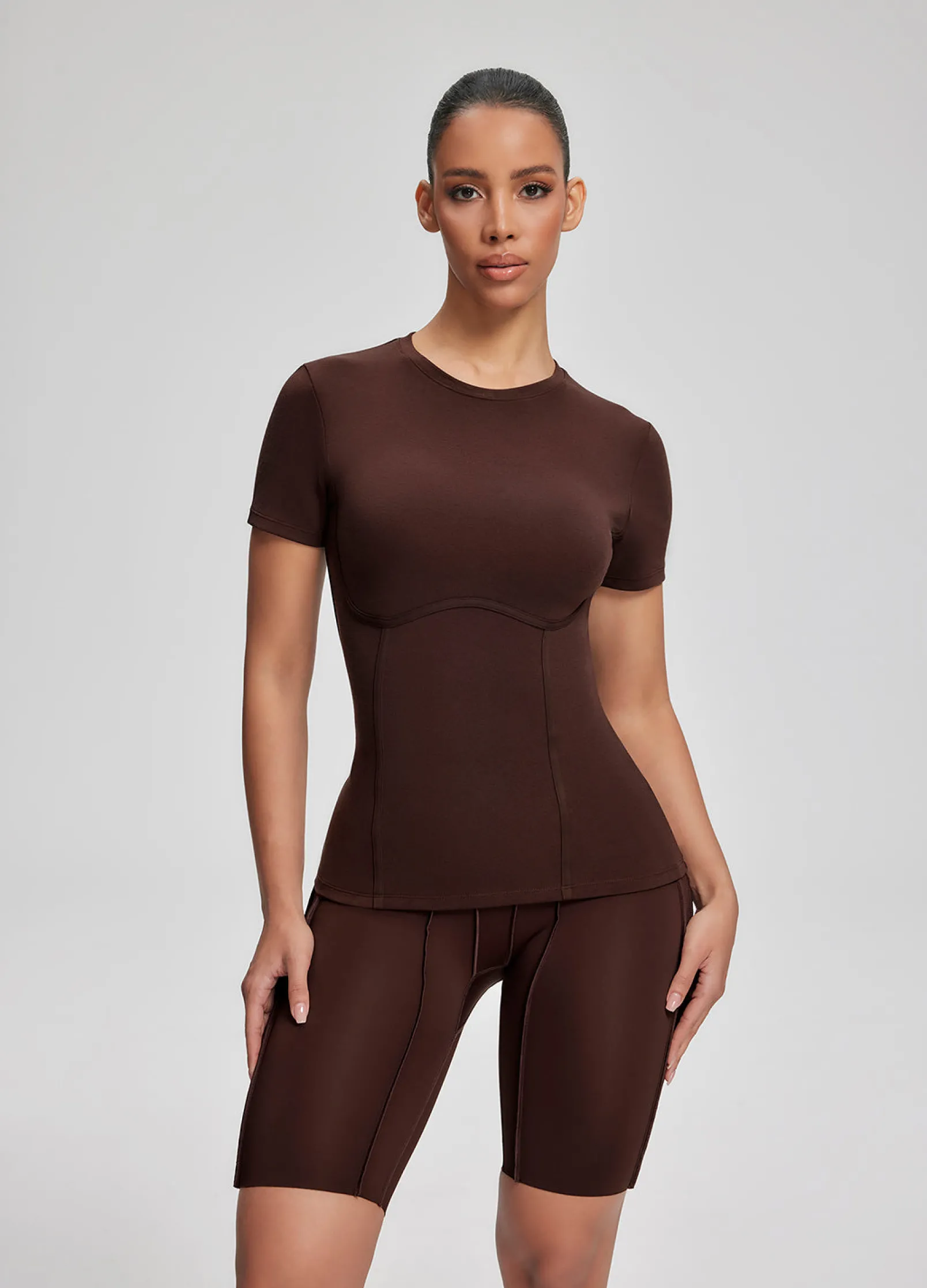 Alltags-T-Shirt mit Contour-Nähten