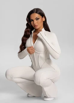 Ausgestellter Catsuit mit geschlossenem Rücken