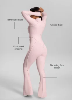 Ausgestellter Catsuit mit geschlossenem Rücken