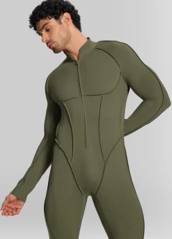 Closed-Back Herosuit