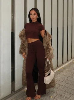 Cropped-Top im figurformendem Schnitt