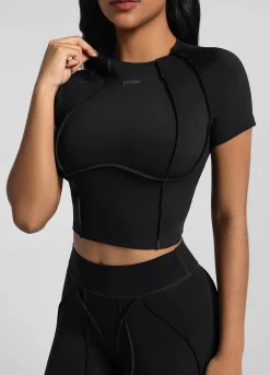 Cropped-Top im figurformendem Schnitt