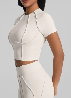 Cropped-Top im figurformendem Schnitt