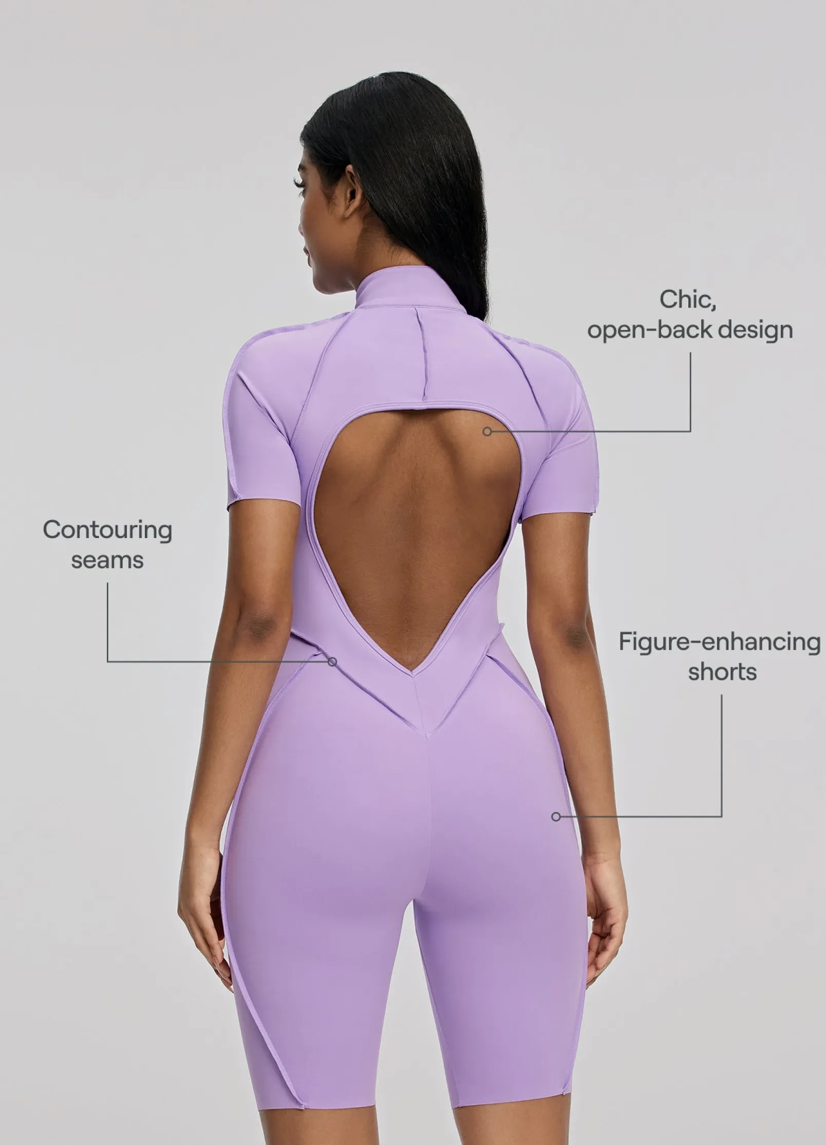 Hautenger Catsuit mit Shorts