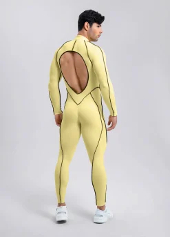 Herosuit mit Konturnähten