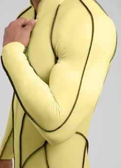 Herosuit mit Konturnähten