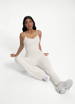 Jumpsuit mit Schlag und Scrunch-Detail