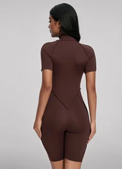 Kurzer Catsuit mit geschlossenem Rücken