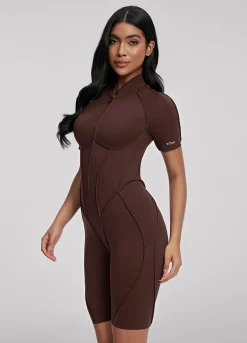 Kurzer Catsuit mit geschlossenem Rücken