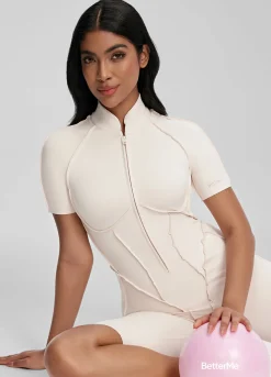 Kurzer Catsuit mit geschlossenem Rücken