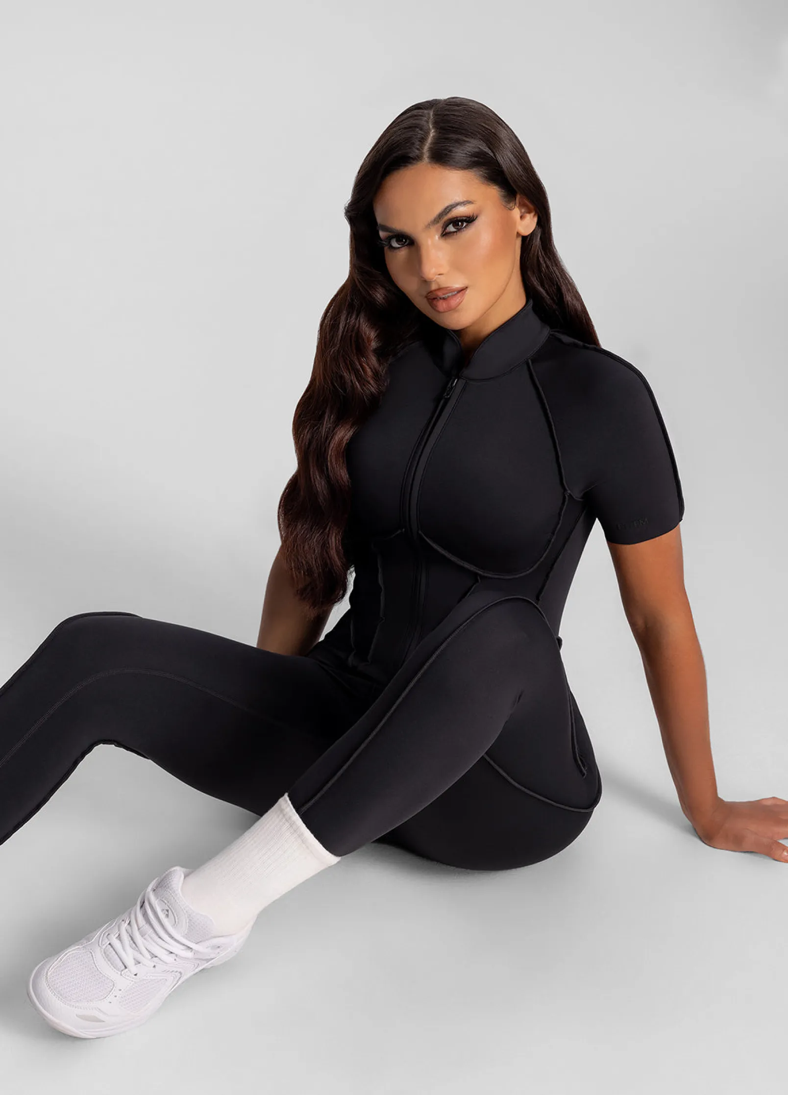Kurzärmeliger Catsuit mit geschlossenem Rücken