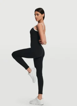 Langer Jumpsuit mit schmalen Trägern