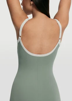 Langer Jumpsuit mit schmalen Trägern