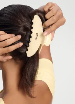 Large Claw Hair Clip
