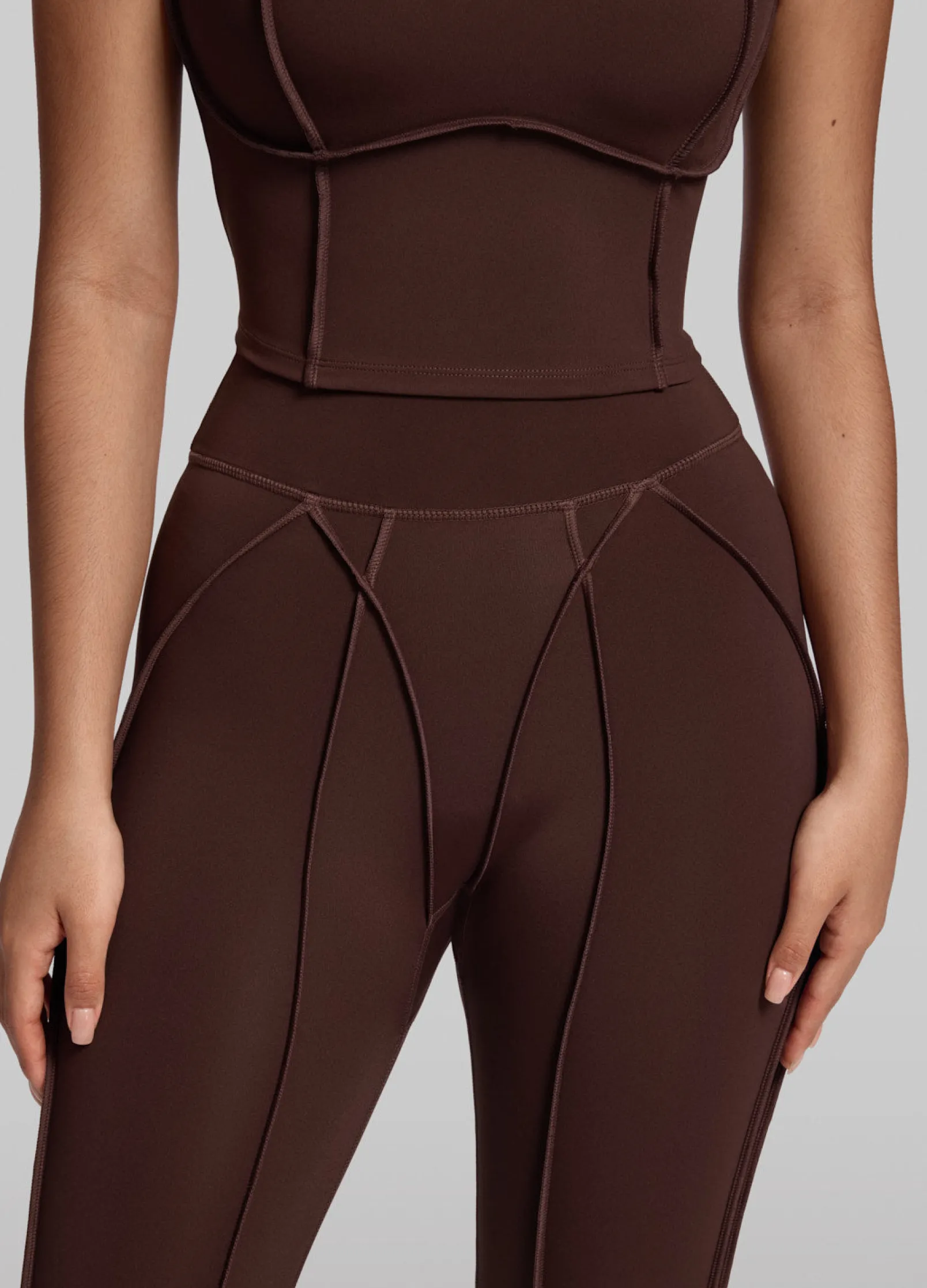 Leggings mit formenden Nähten