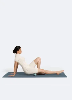 Massageball in Erdnussform