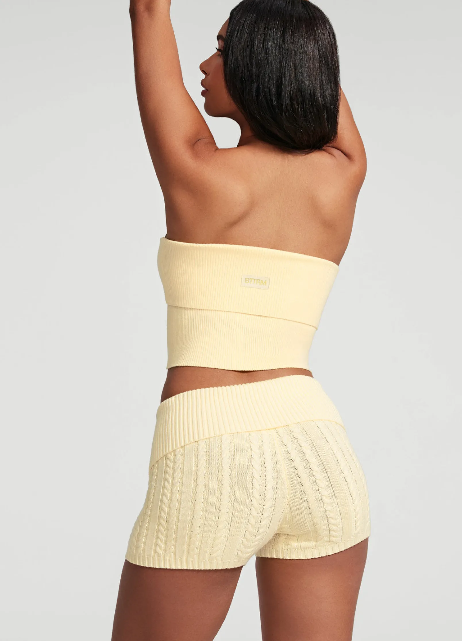 Micro-Shorts aus Zopfstrick