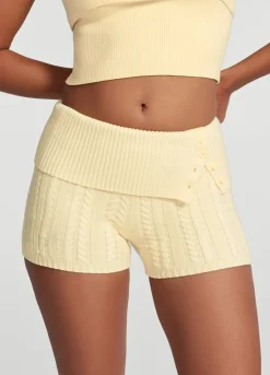 Micro-Shorts aus Zopfstrick