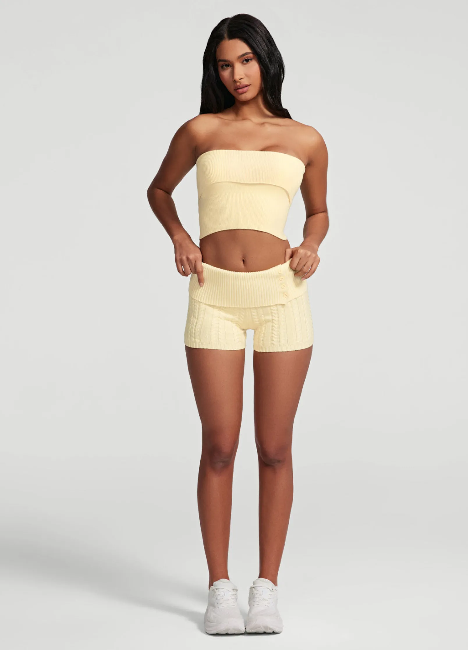 Micro-Shorts aus Zopfstrick