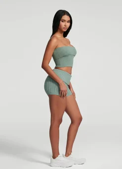 Micro-Shorts aus Zopfstrick