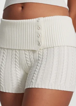 Micro-Shorts aus Zopfstrick