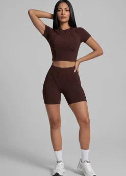 Micro-Shorts mit Konturnähten