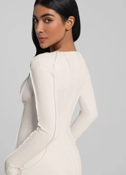 Mini-Kleid mit formenden Nähten