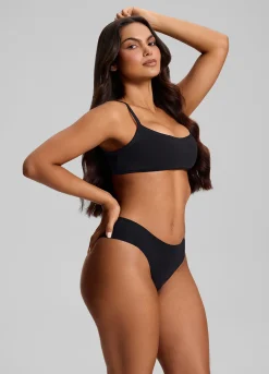 Nahtloser Bikini mit mittlerer Leibhöhe
