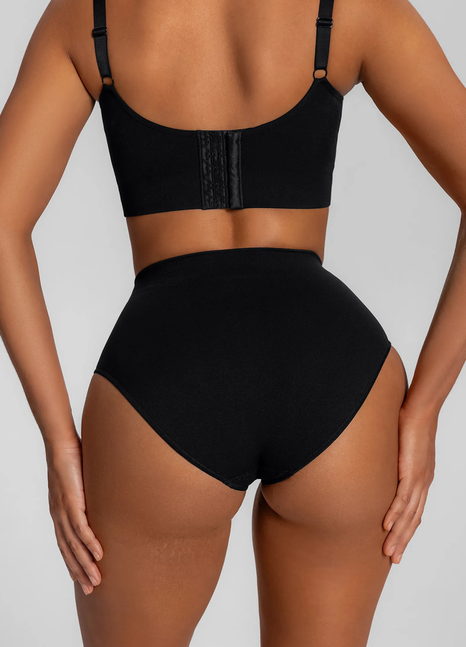 Nahtlose Shapewear-Slips mit mittlerer Leibhöhe