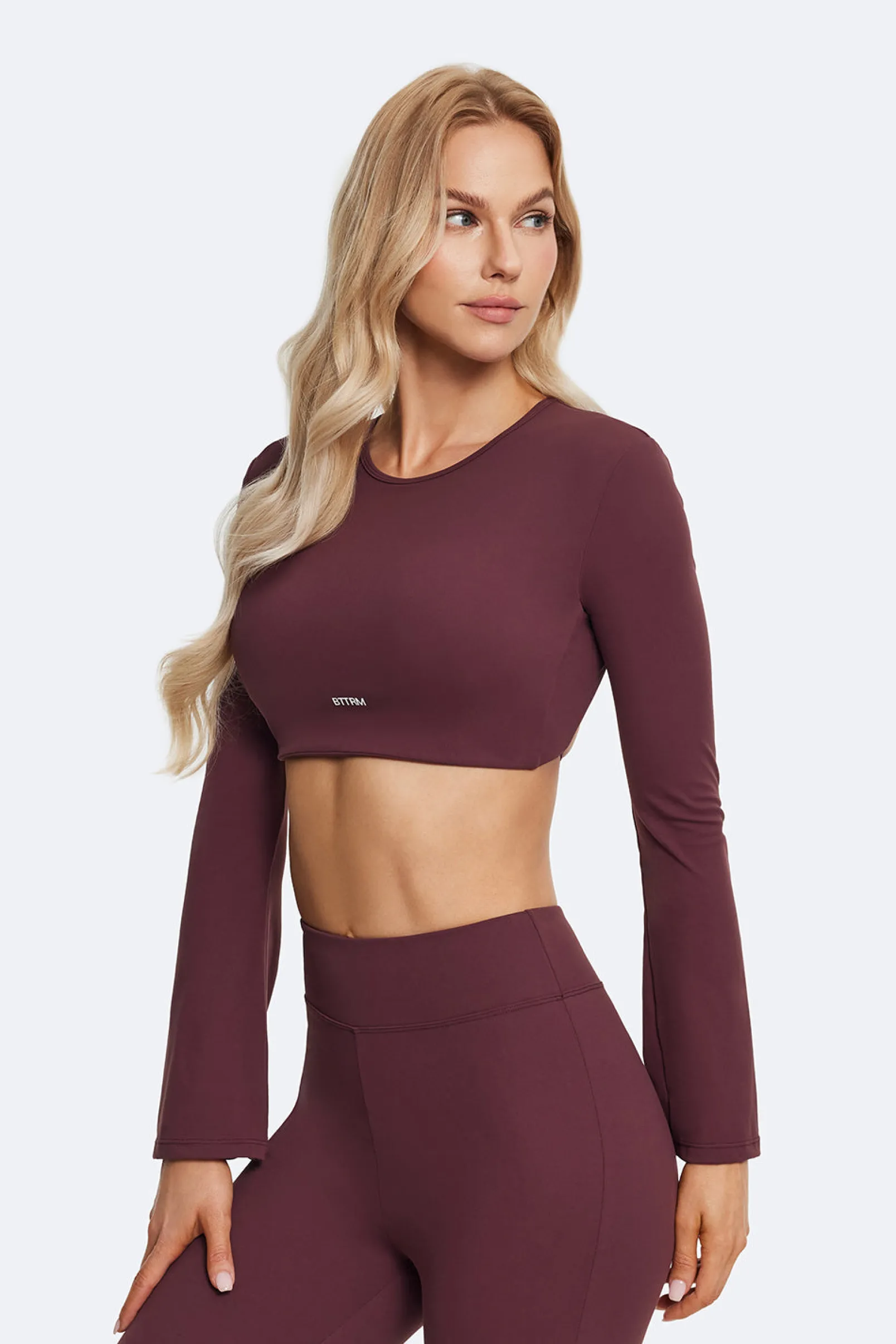 Rückenfreies Crop-Top mit vollen Ärmeln