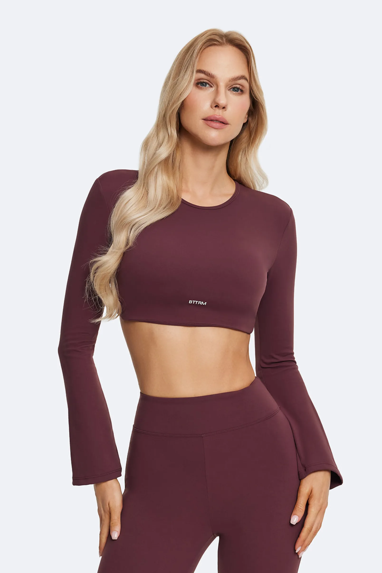 Rückenfreies Crop-Top mit vollen Ärmeln