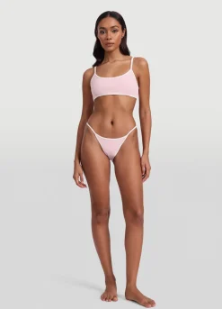 Tief sitzender Slip mit V-Schnitt
